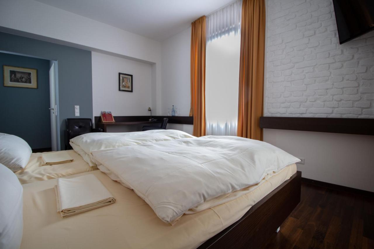 Hotel Goldene Gans 曼海姆 外观 照片